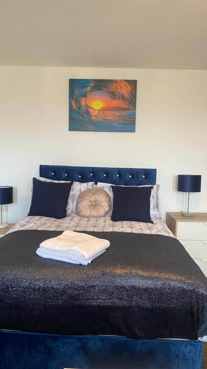 Bv Cosy Studio Eleven At Deighton Huddersfield - Housity