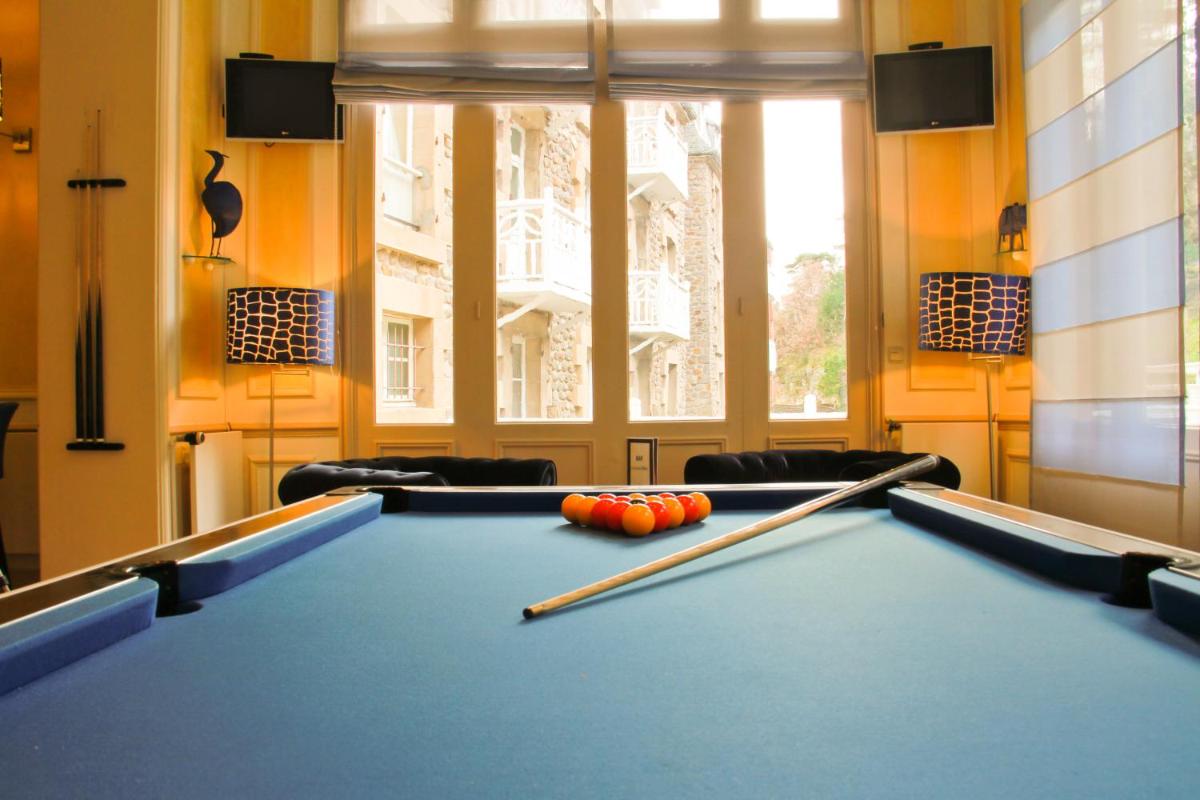 Billard dans l'établissement Mercure Saint Nectaire - Spa & Bien-Être