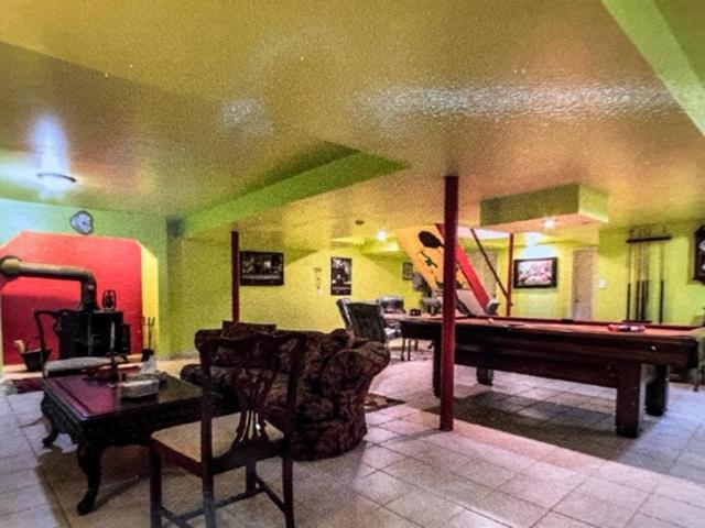 Cheerful five-bedroom villa with fireplaces - Housity
