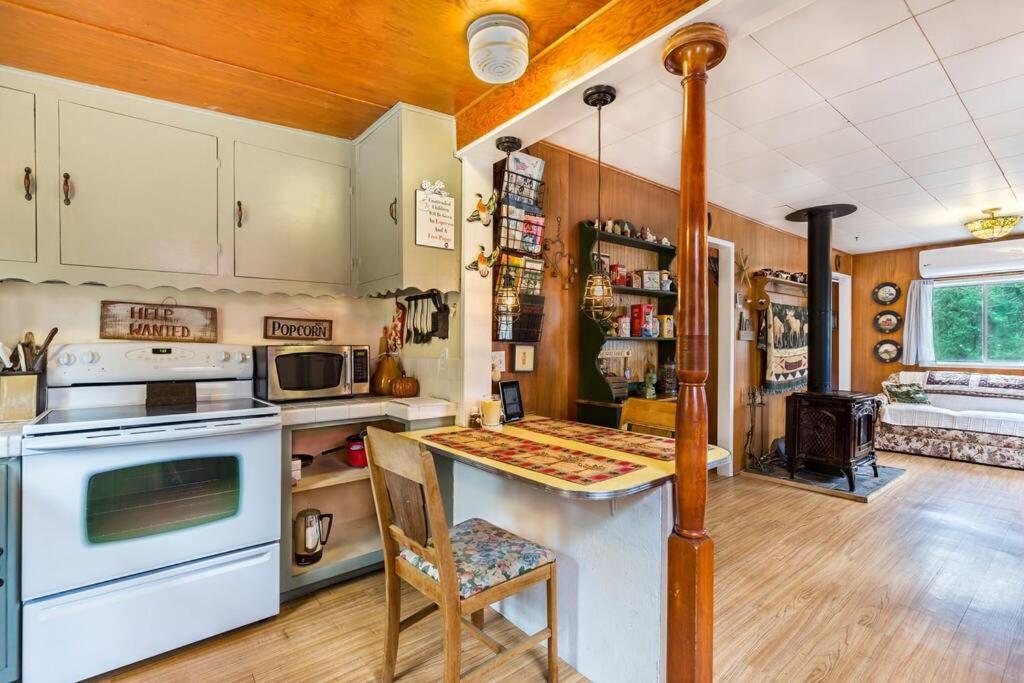 Historical Cabin in Julian Pet's okay! - Housity