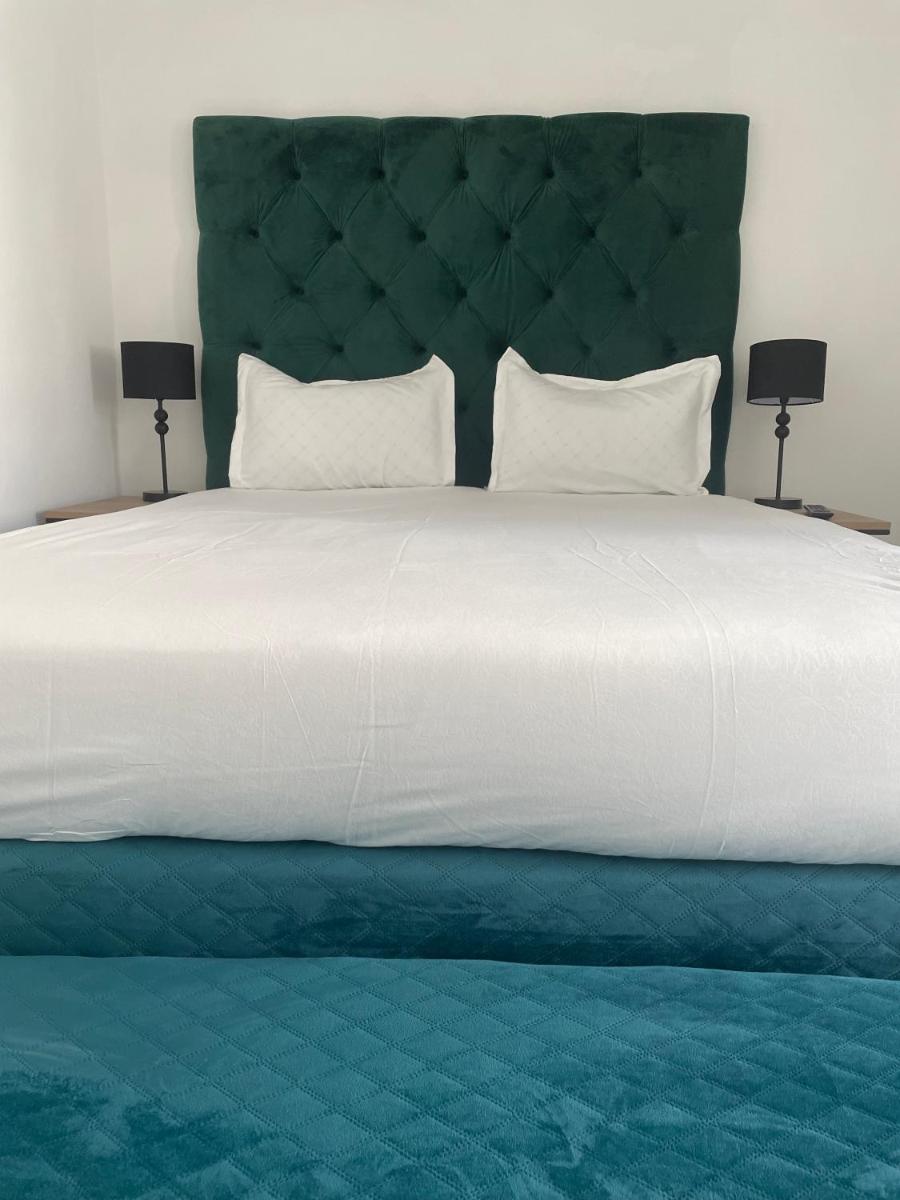 15 On Burns Guesthouse - Housity