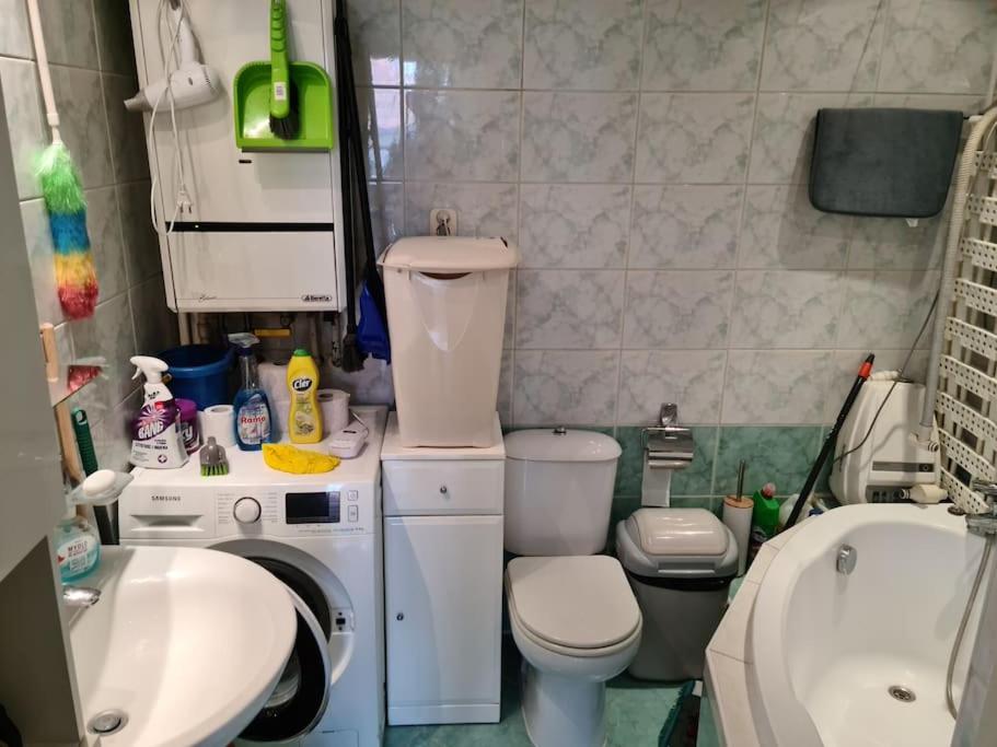 Uroczy apartament z tarasem i widokiem na ogród - Housity