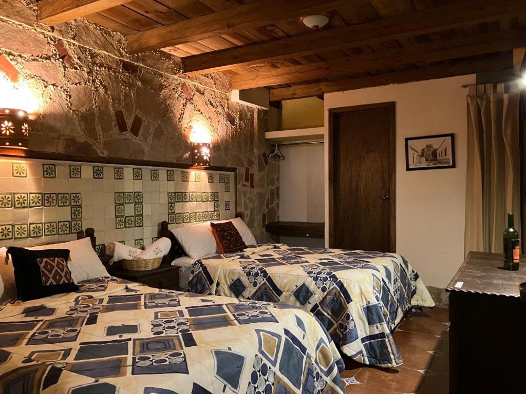 Hotel & Cava La Parroquia - Housity