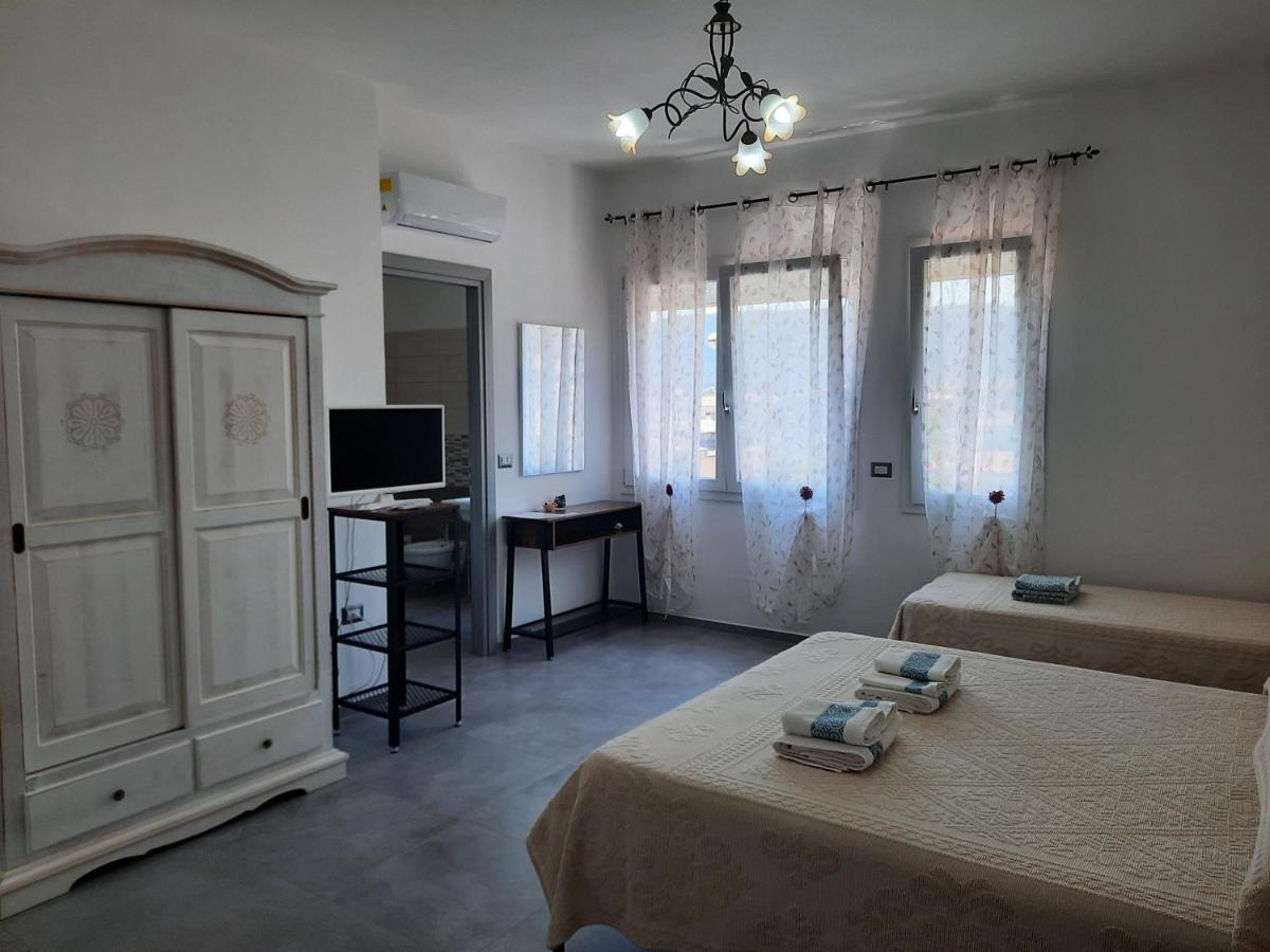 CENTRAL ROOMS TORTOLI' - Housity