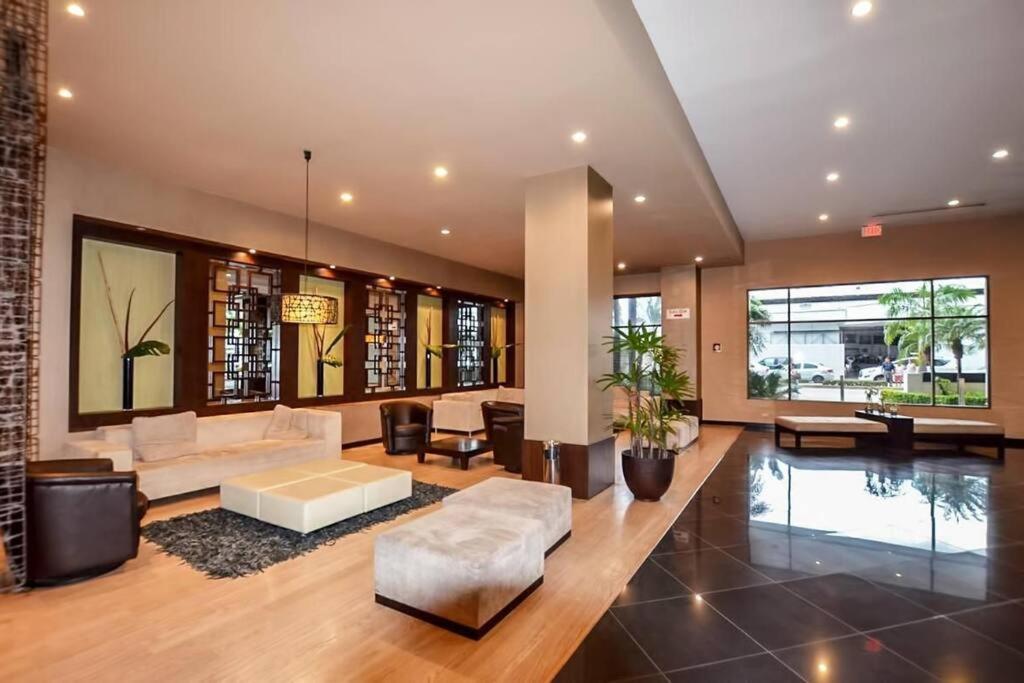 Ecusuites Empresarial Torre Sol II & Torre Medica 98 - Housity