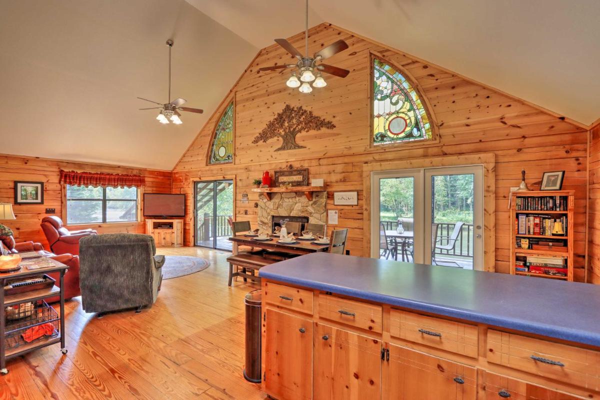 Rivers Edge - Ultimate Riverfront Getaway - Housity