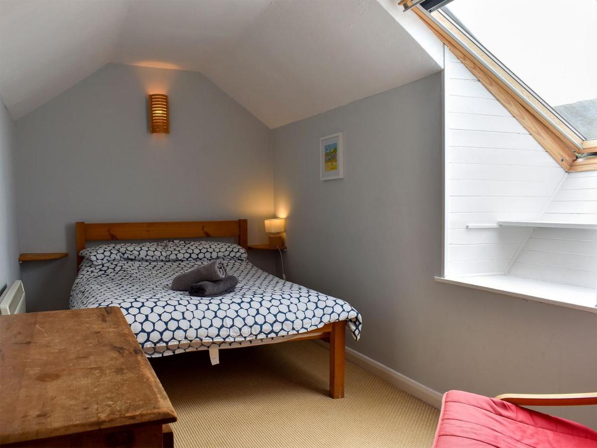 Driftwood - UK12557 - Housity