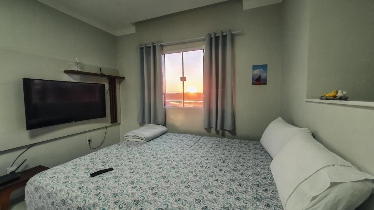 Confortável casa em Arembepe,100 metros da Praia com Churrasqueira Piscina e Wi-fi - Housity