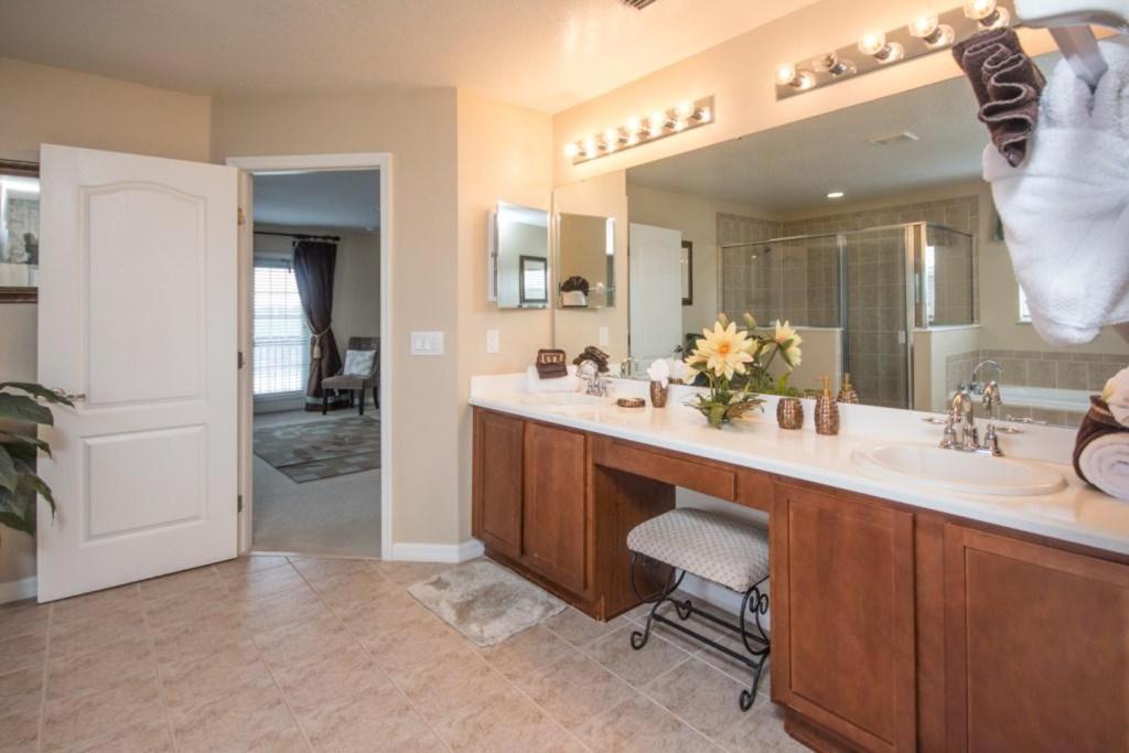 Margarita's West Haven Vacation Home - Housity