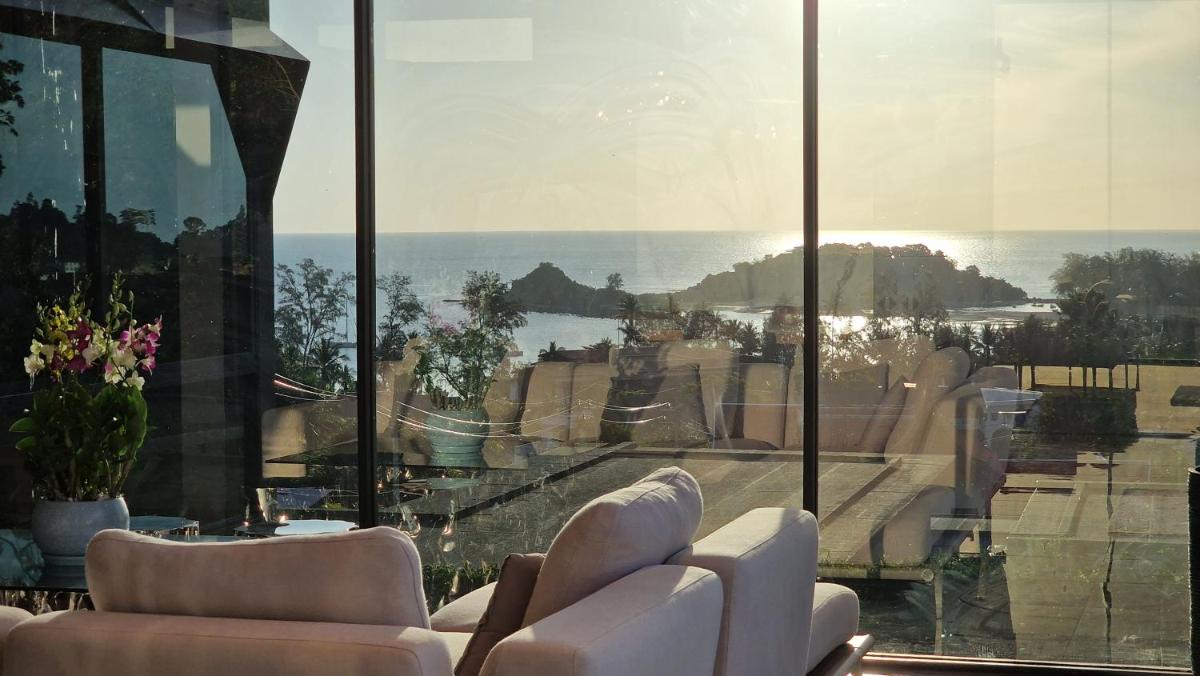 Villa Obsidian, with staff, sea view and walk to Choeng Mon beach - Housity