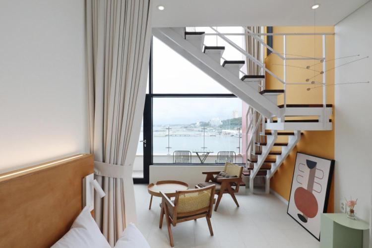 Bau Haus - Housity