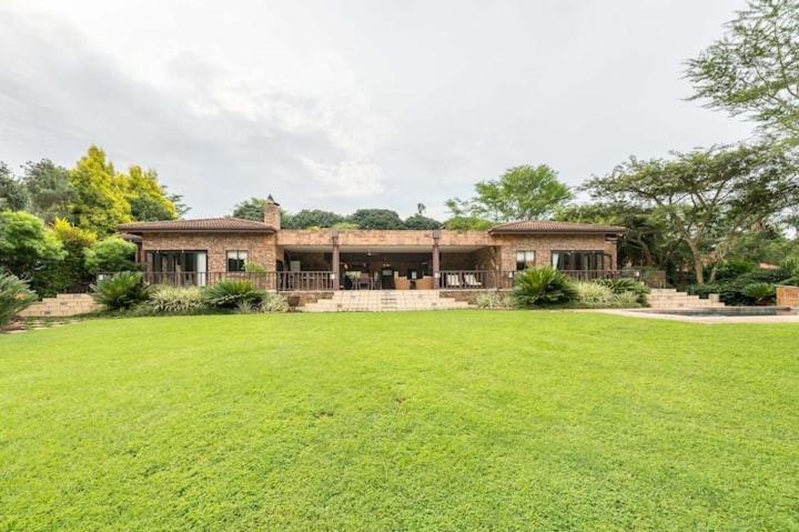 4 Bedroom Holiday Home, Bayhill, Whiteriver Country Estate - Housity