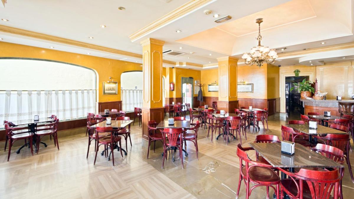 Apartamentos Turísticos La Fonda - Housity