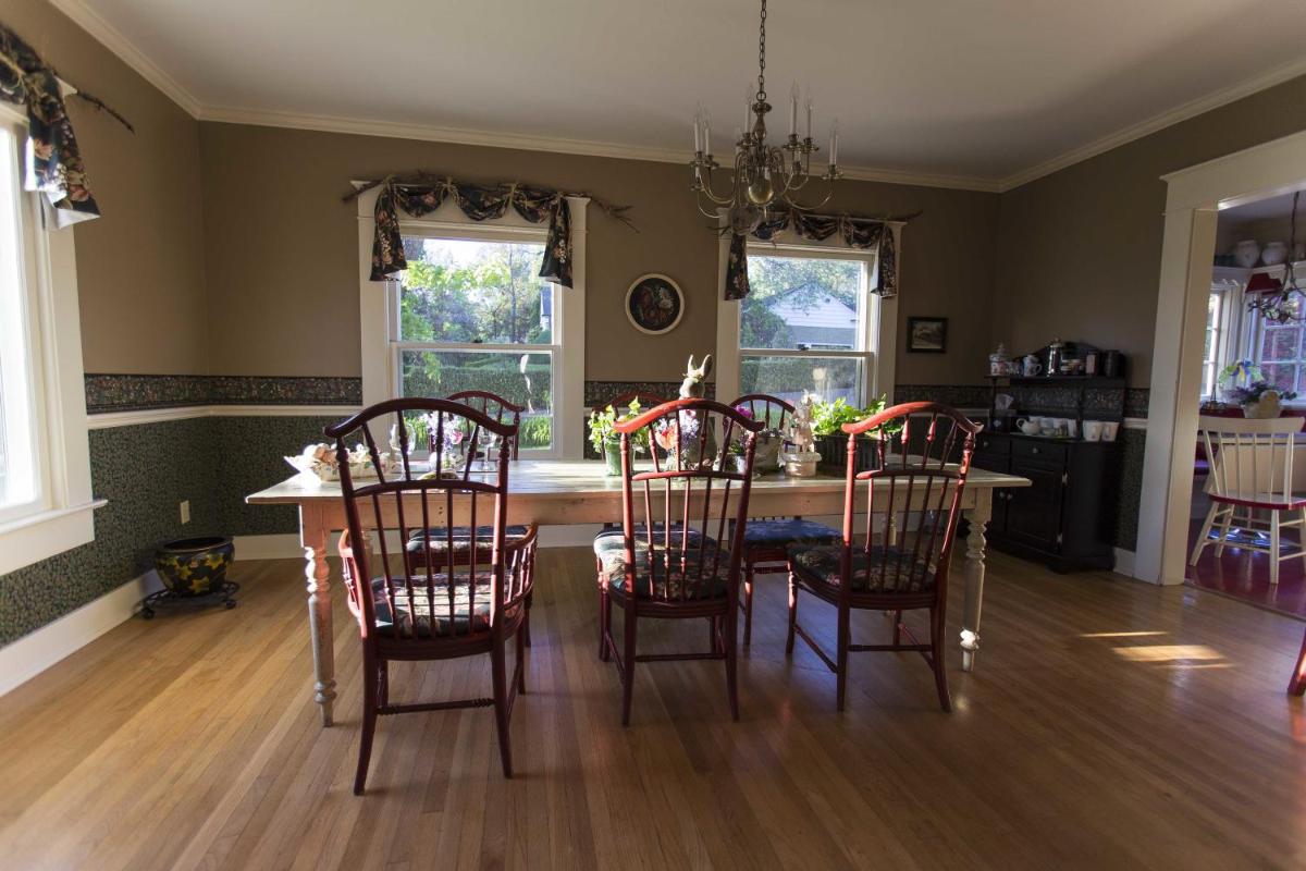 The White House Bed and Breakfast - Housity