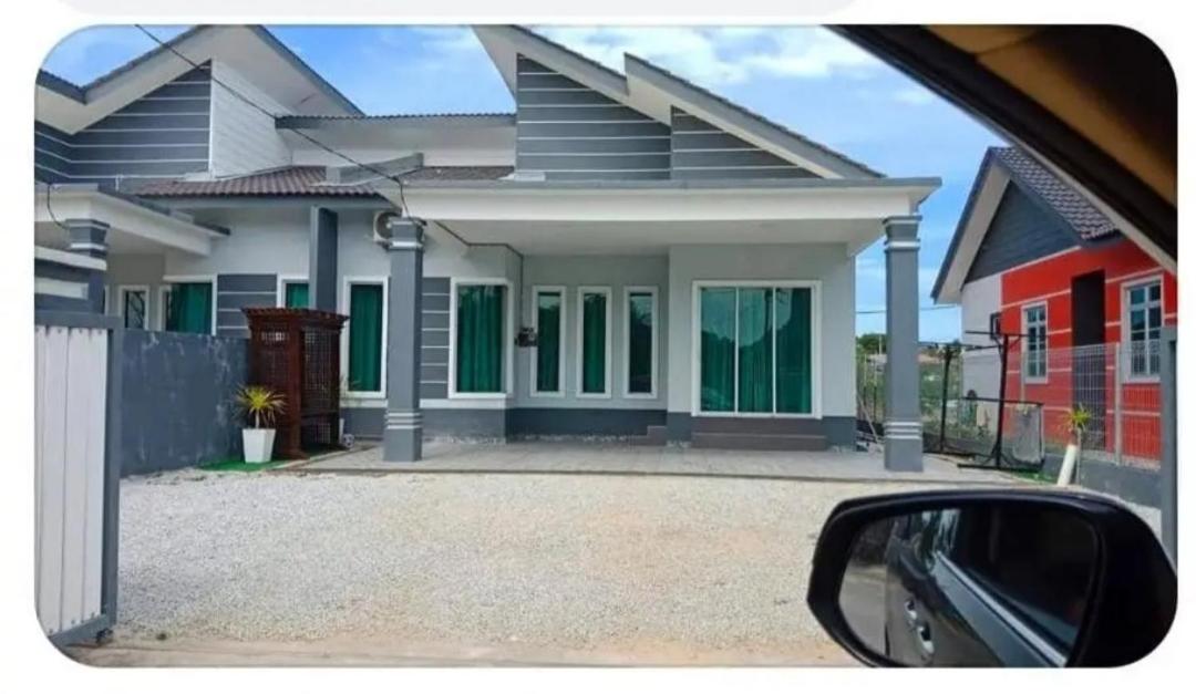 ZR D'Datok Homestay, GongBadak & Private Pool - Housity