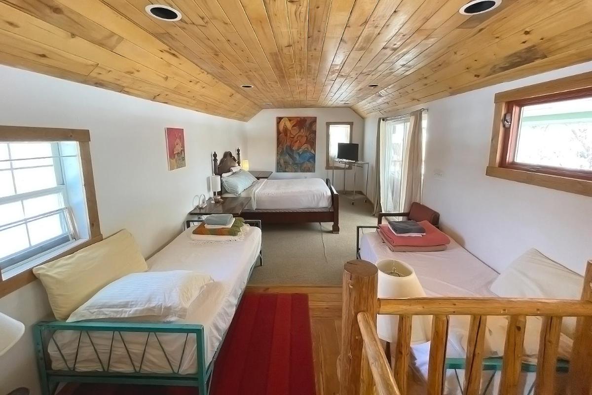 SnowMansion Taos Adventure Lodge - Housity