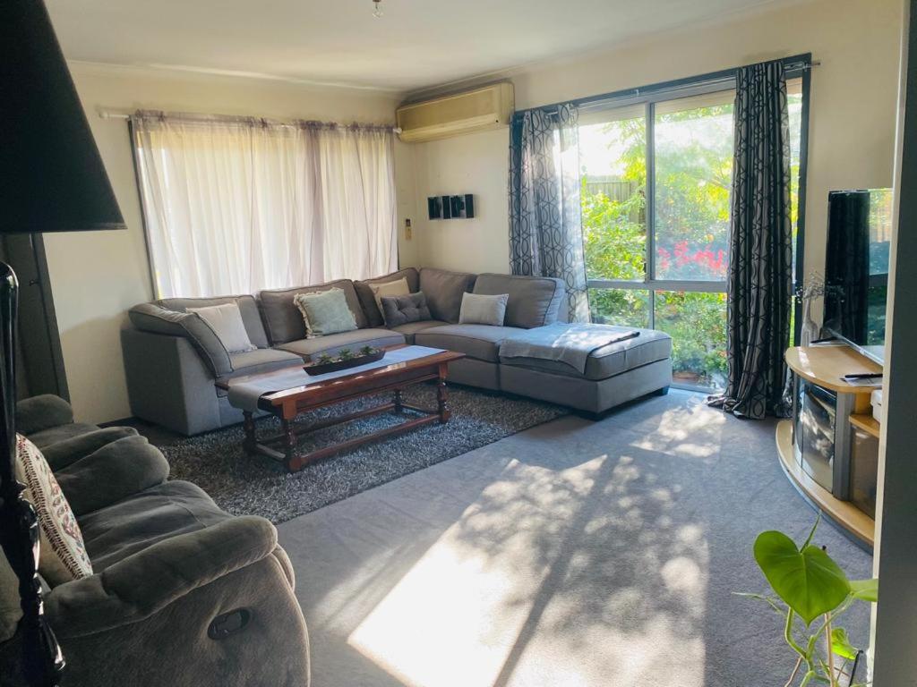 ENTIRE HOME IN WERRIBEE,BEST POSSIBLE LOCATION YOU CAN FIND - Housity