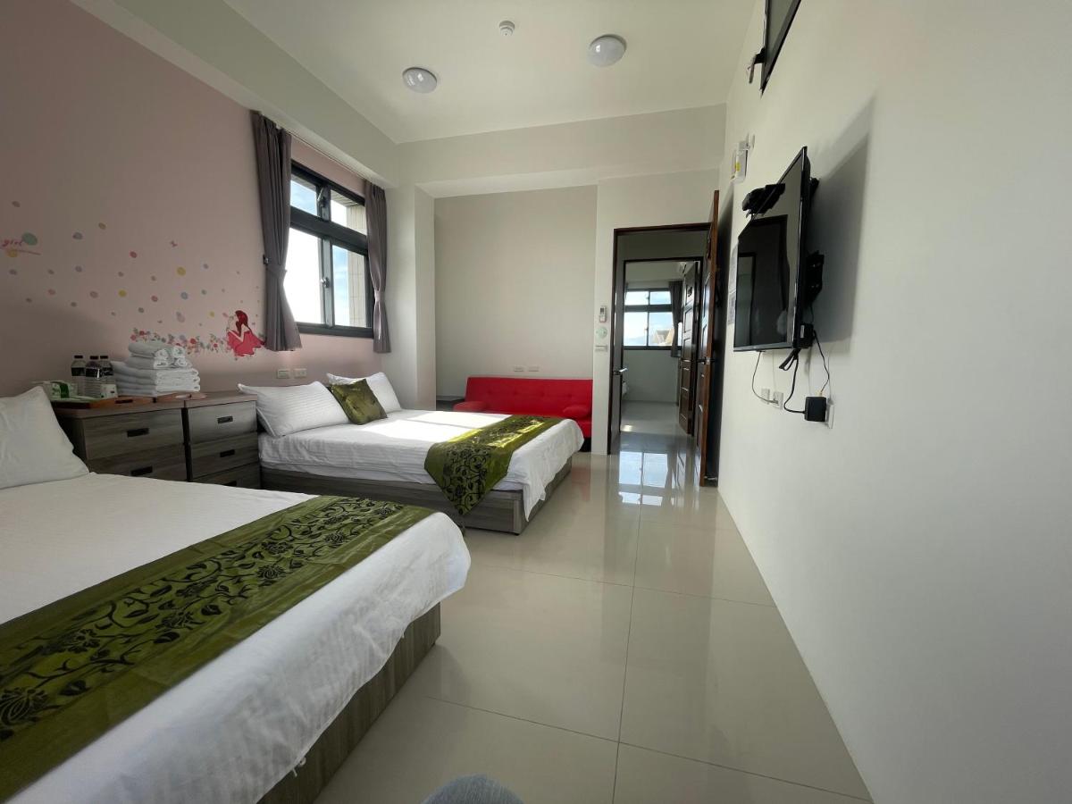 Dandelion Manor - Housity