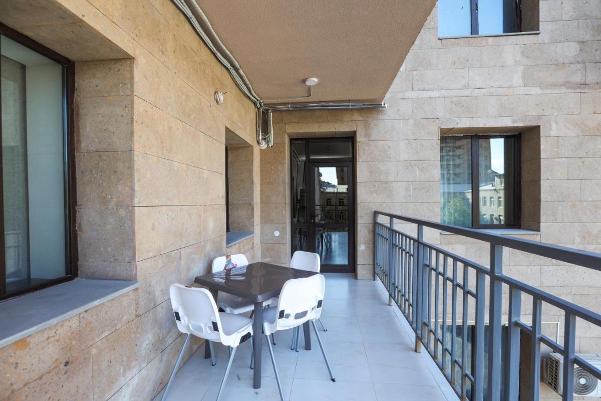 Stay Inn on Buzand Street 97 - Housity