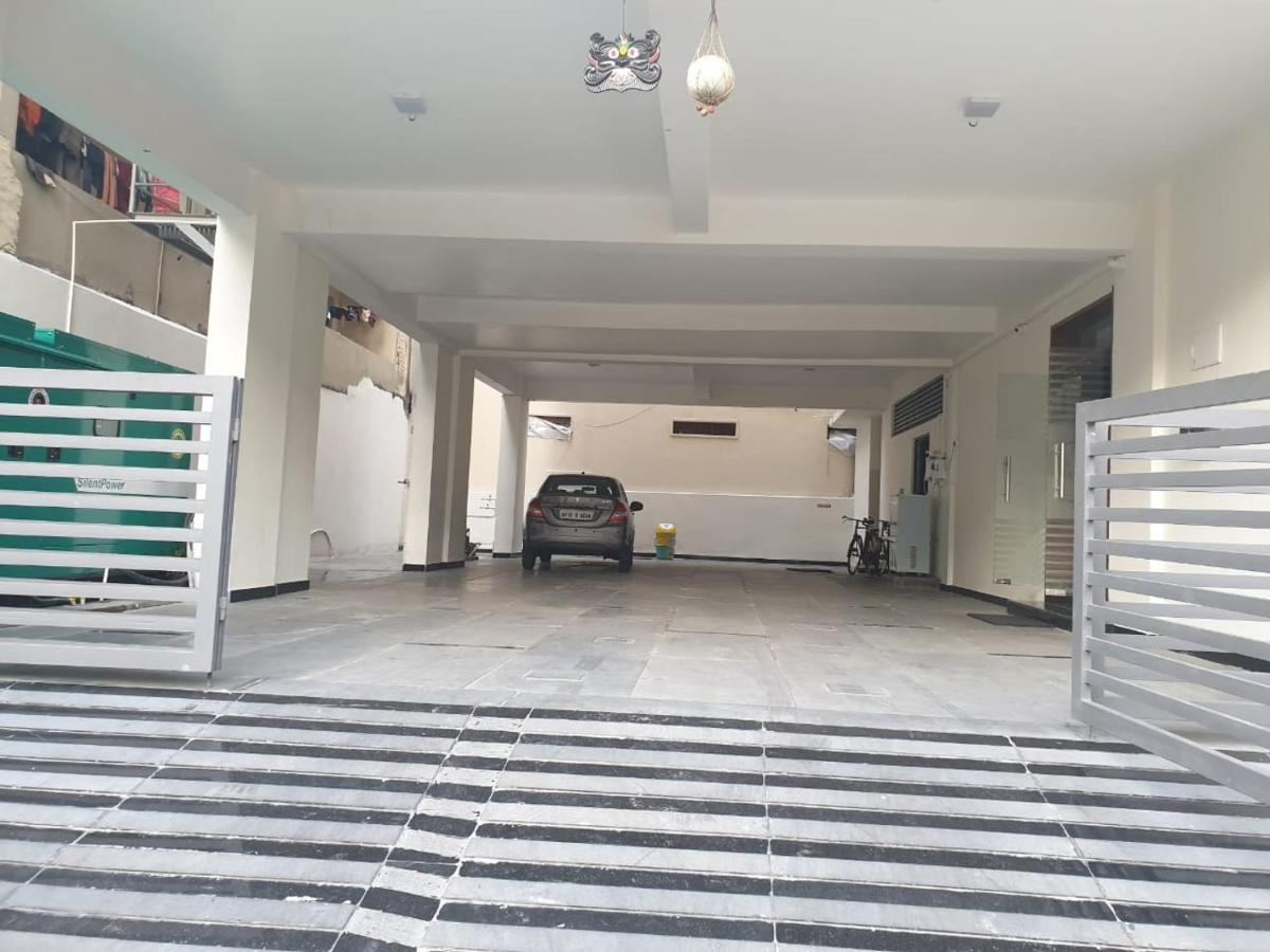 Hotel Sri Ram Grand - Housity