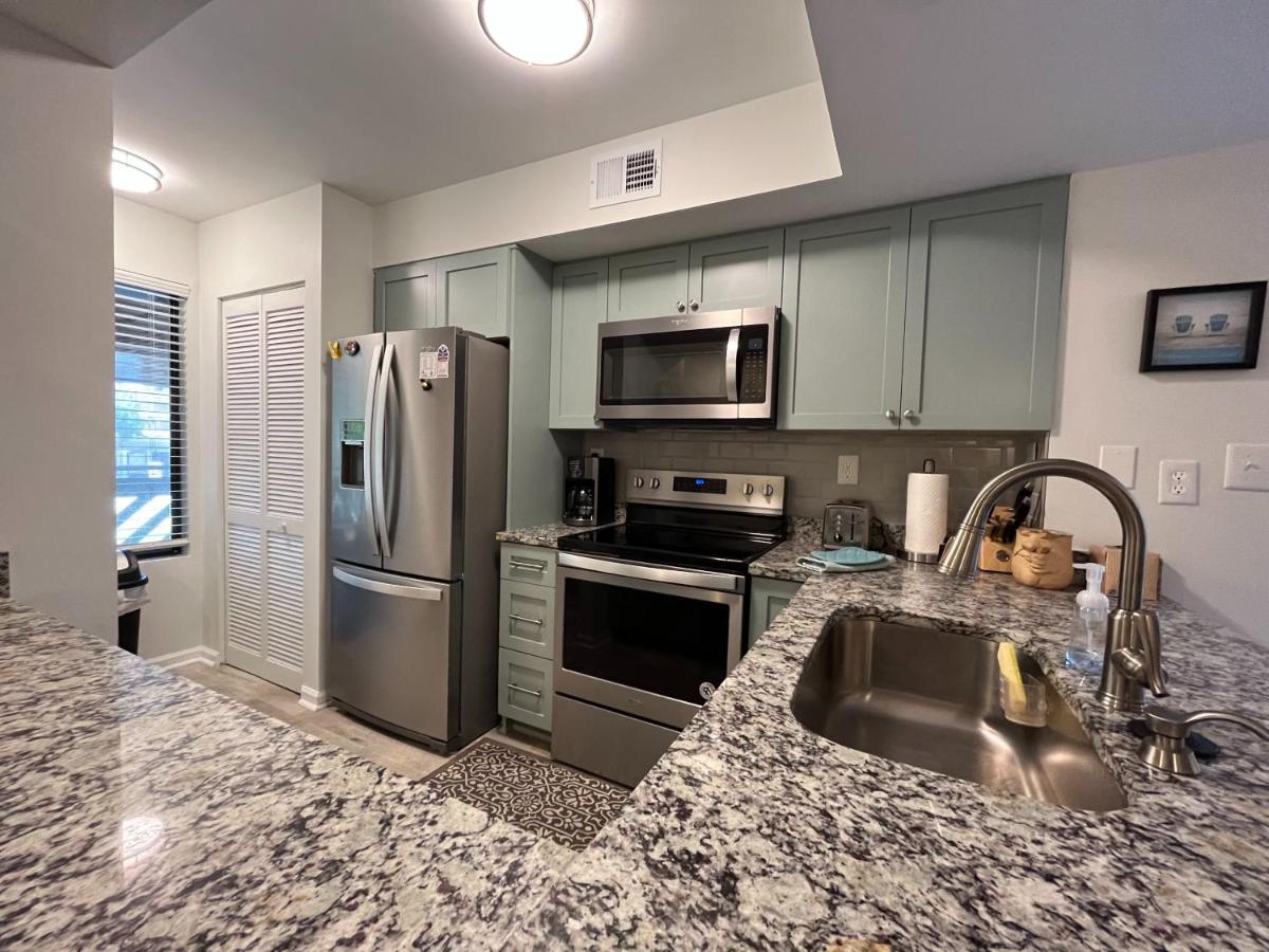 Heron Pointe D-7 by Palmetto Vacations - Housity