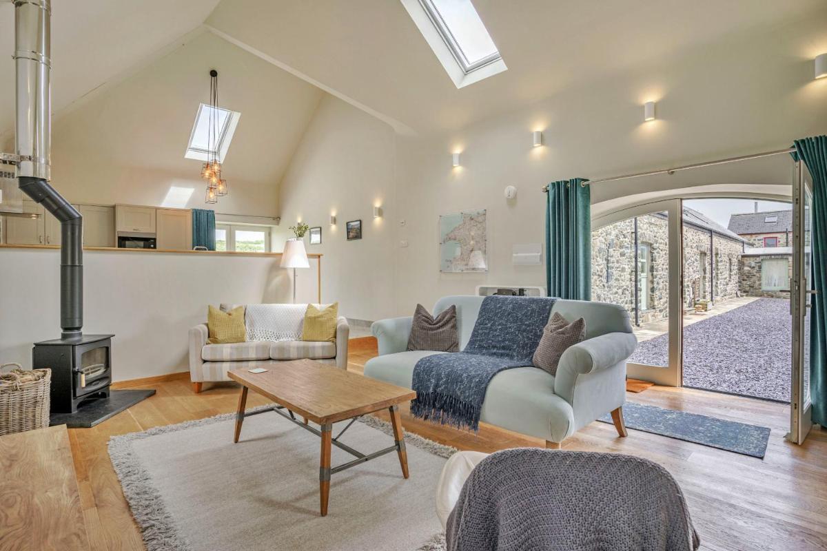 Finest Retreats - Min Yr Awel Barn - Housity