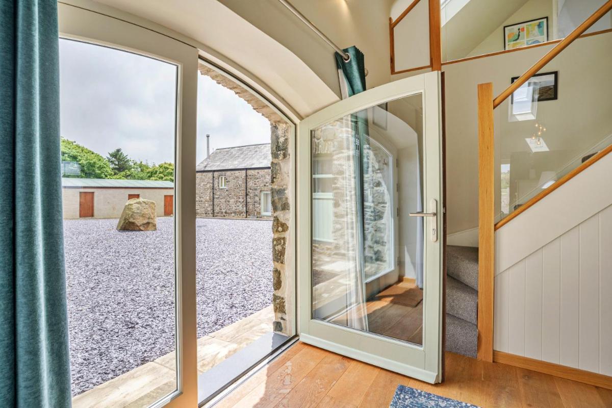 Finest Retreats - Min Yr Awel Barn - Housity