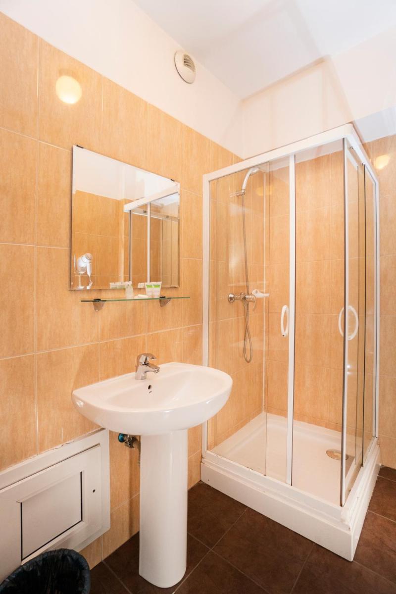 West Gate Studios - Housity