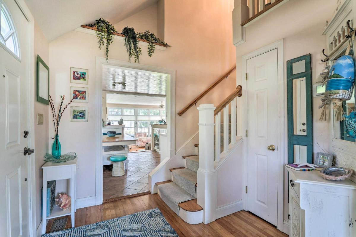 Cape Cod Cottage w/ Deck, Grill, & Games! - Housity