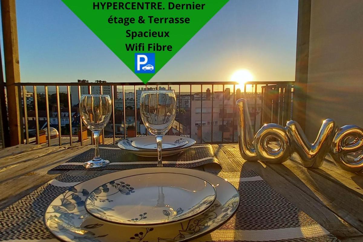 La Dolce Vita -T2 52m2- dernier étage- terrasse-parking-WIFI FIBRE - Housity