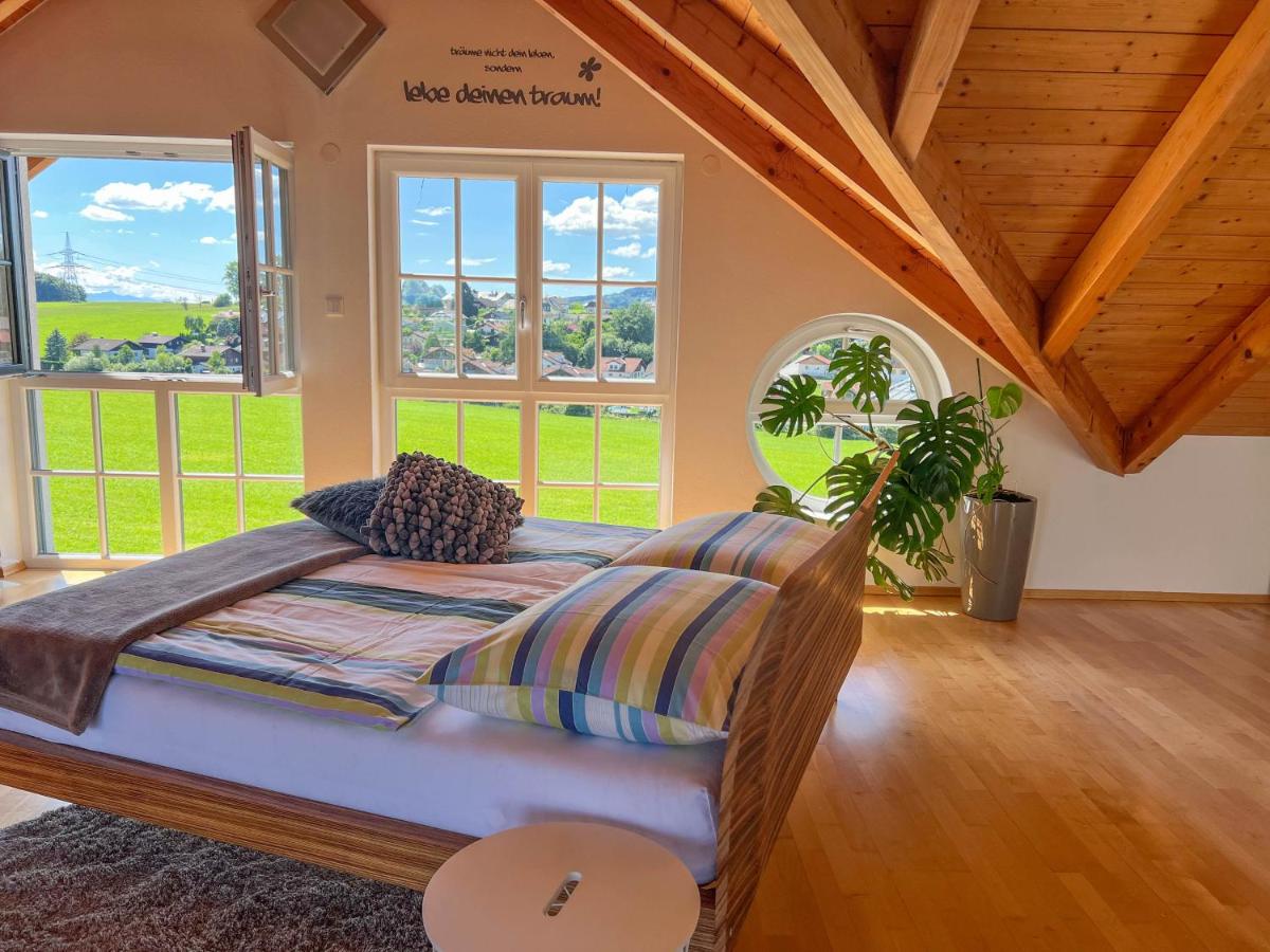 Elegante, moderne Villa im Grünen - Housity