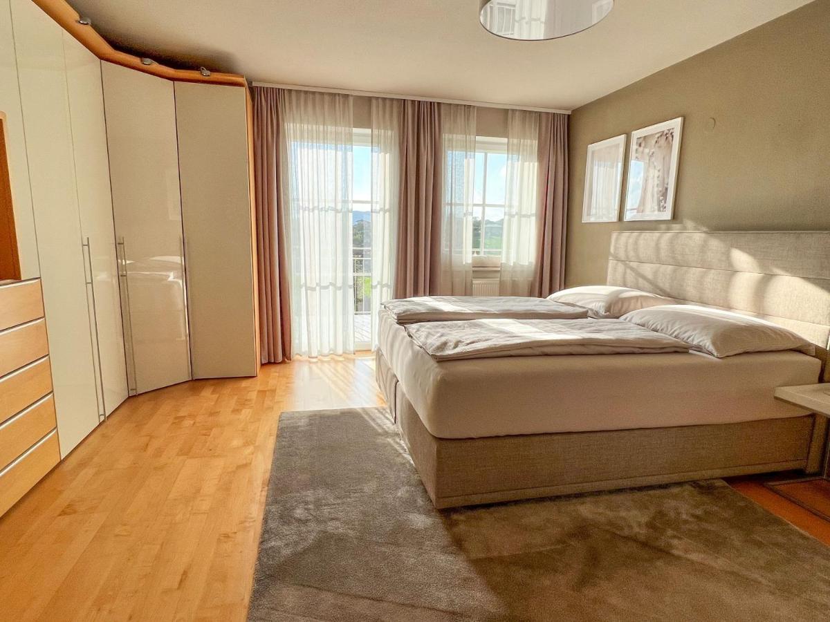 Elegante, moderne Villa im Grünen - Housity