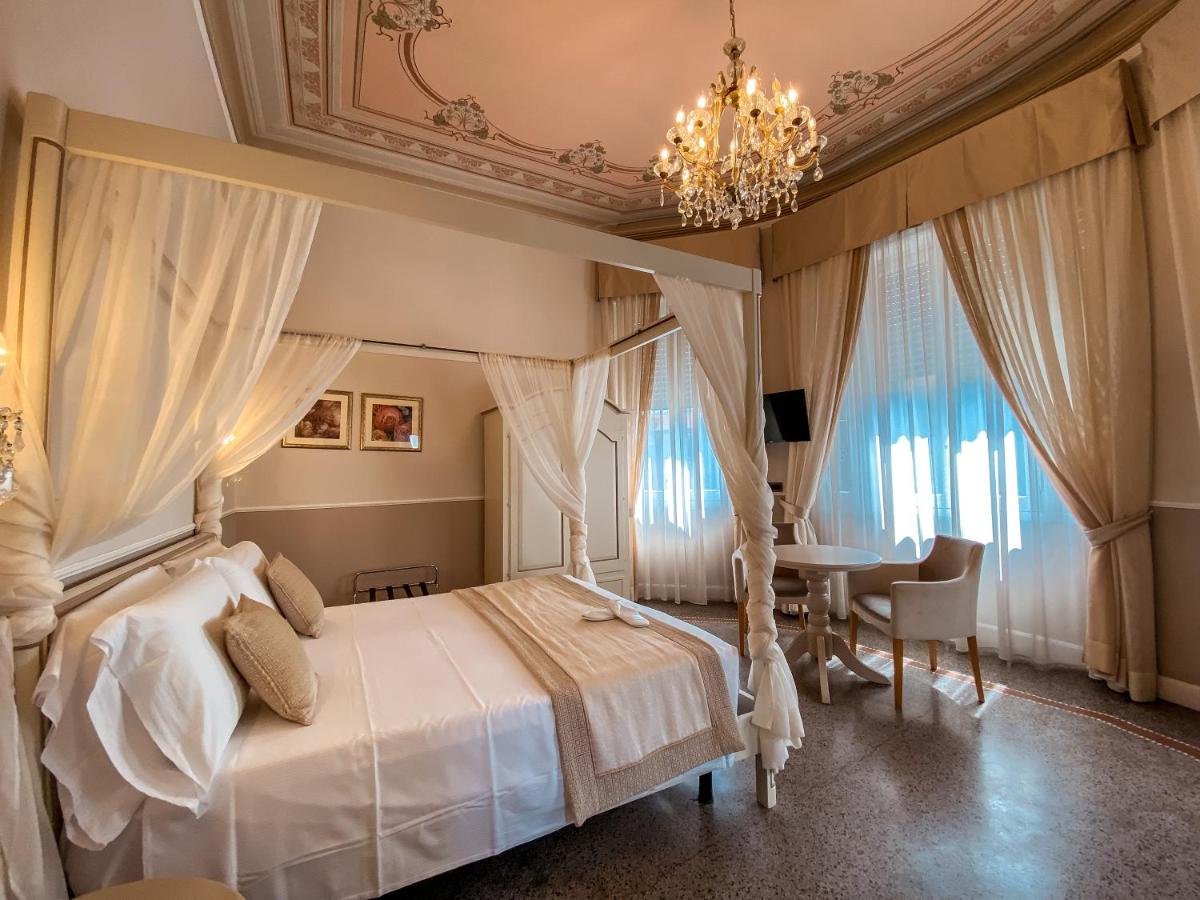 Hotel Sant'Andrea - Housity