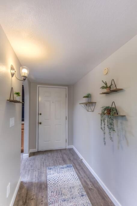 Beyond-Beautiful Mountain View & Spacious Home! - Housity