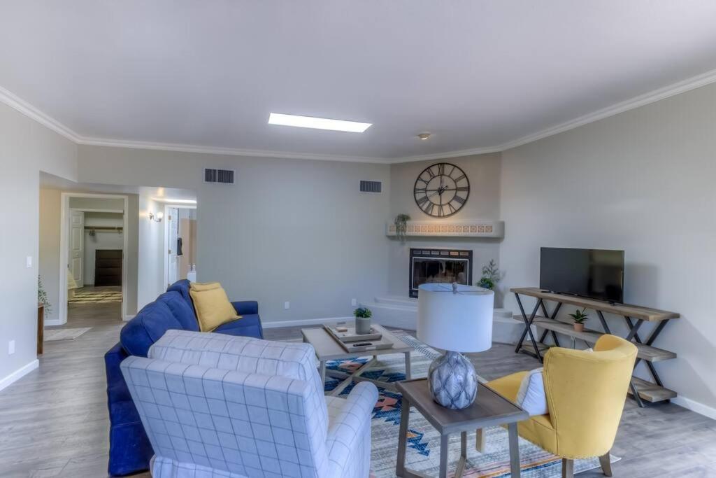 Beyond-Beautiful Mountain View & Spacious Home! - Housity