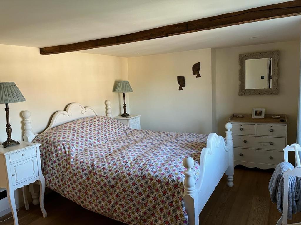 Cosy Flint Cottage - Housity