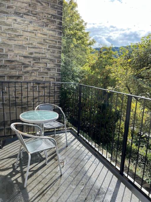 Beautiful 2 bedroom with patio and amazing views - Housity