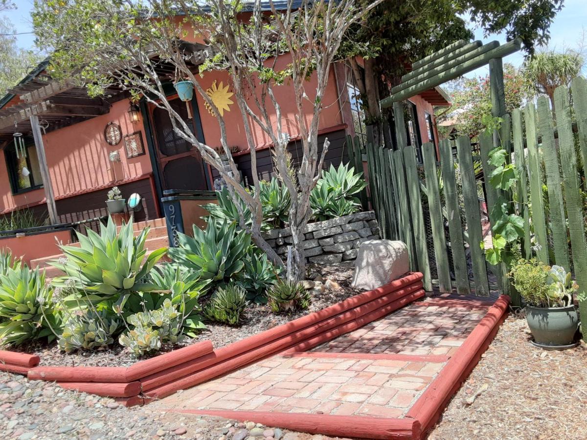 Lake Home/Novel Attractions Close - Housity