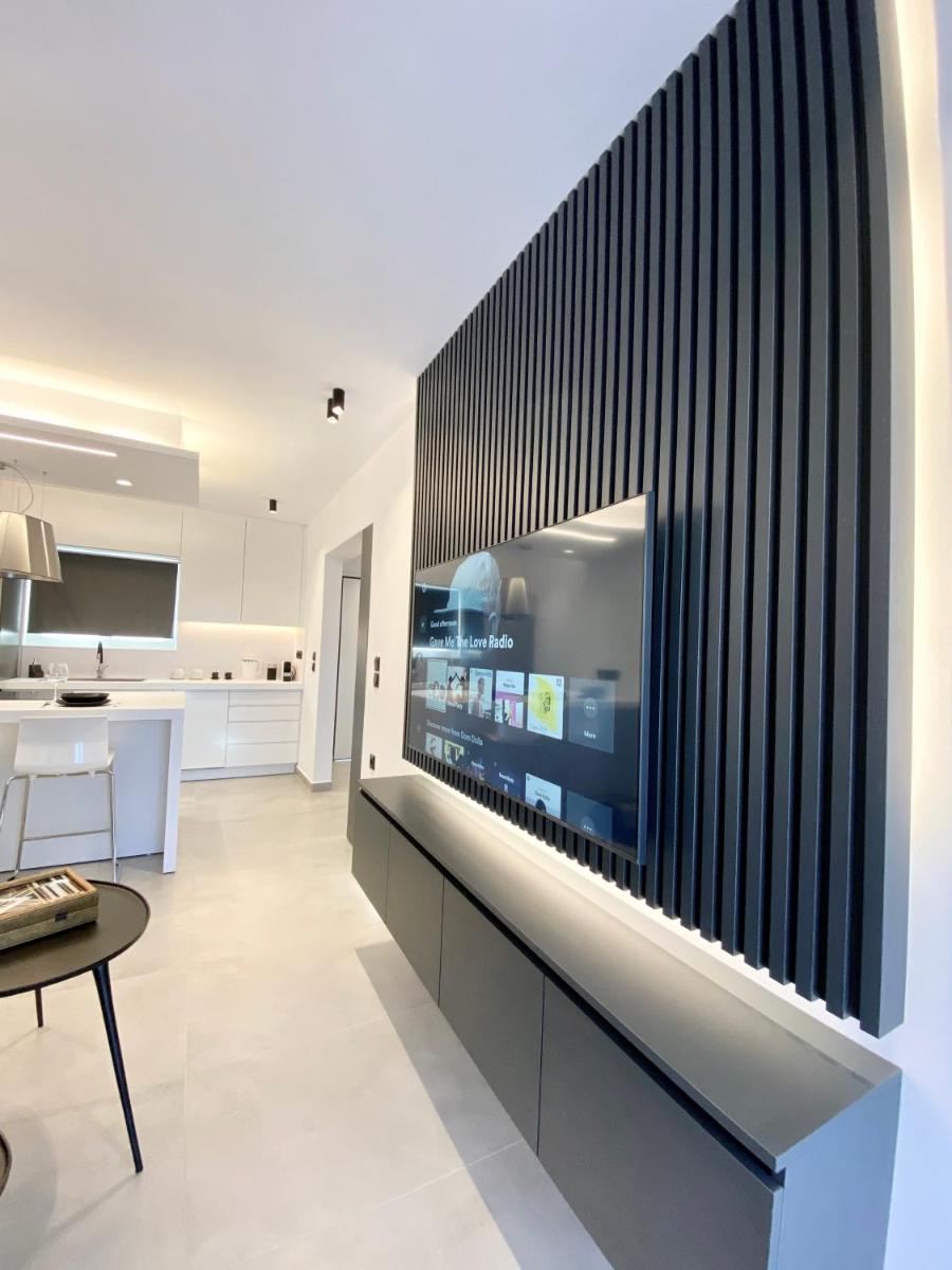 Seafront Apartment by C2C Architects - Housity