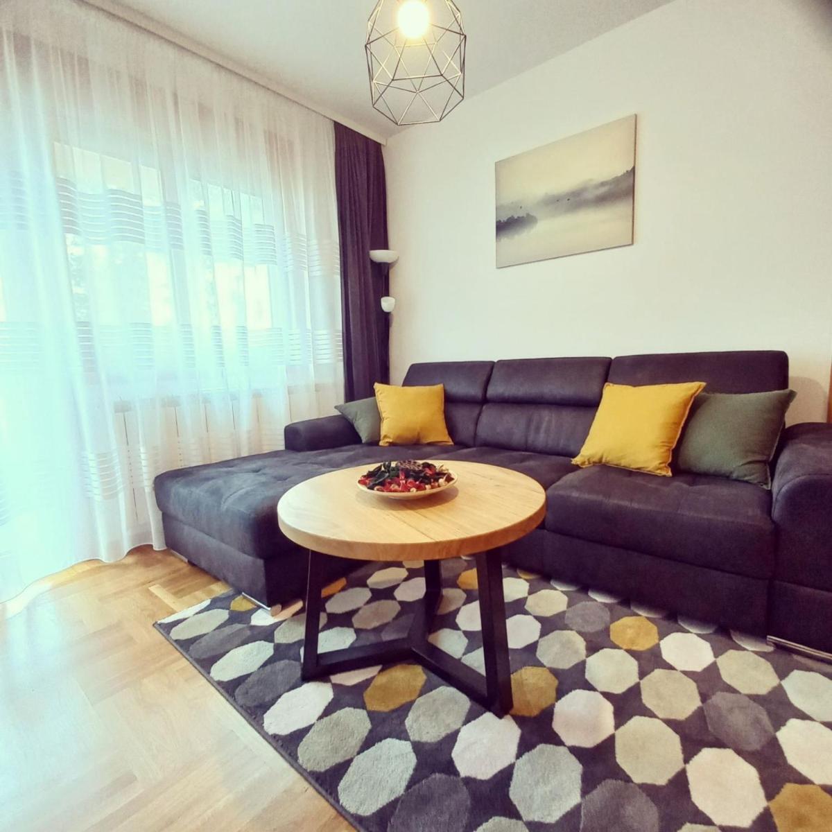 Borova Iglica 18 - Housity