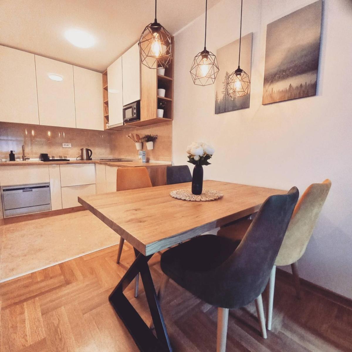 Borova Iglica 18 - Housity