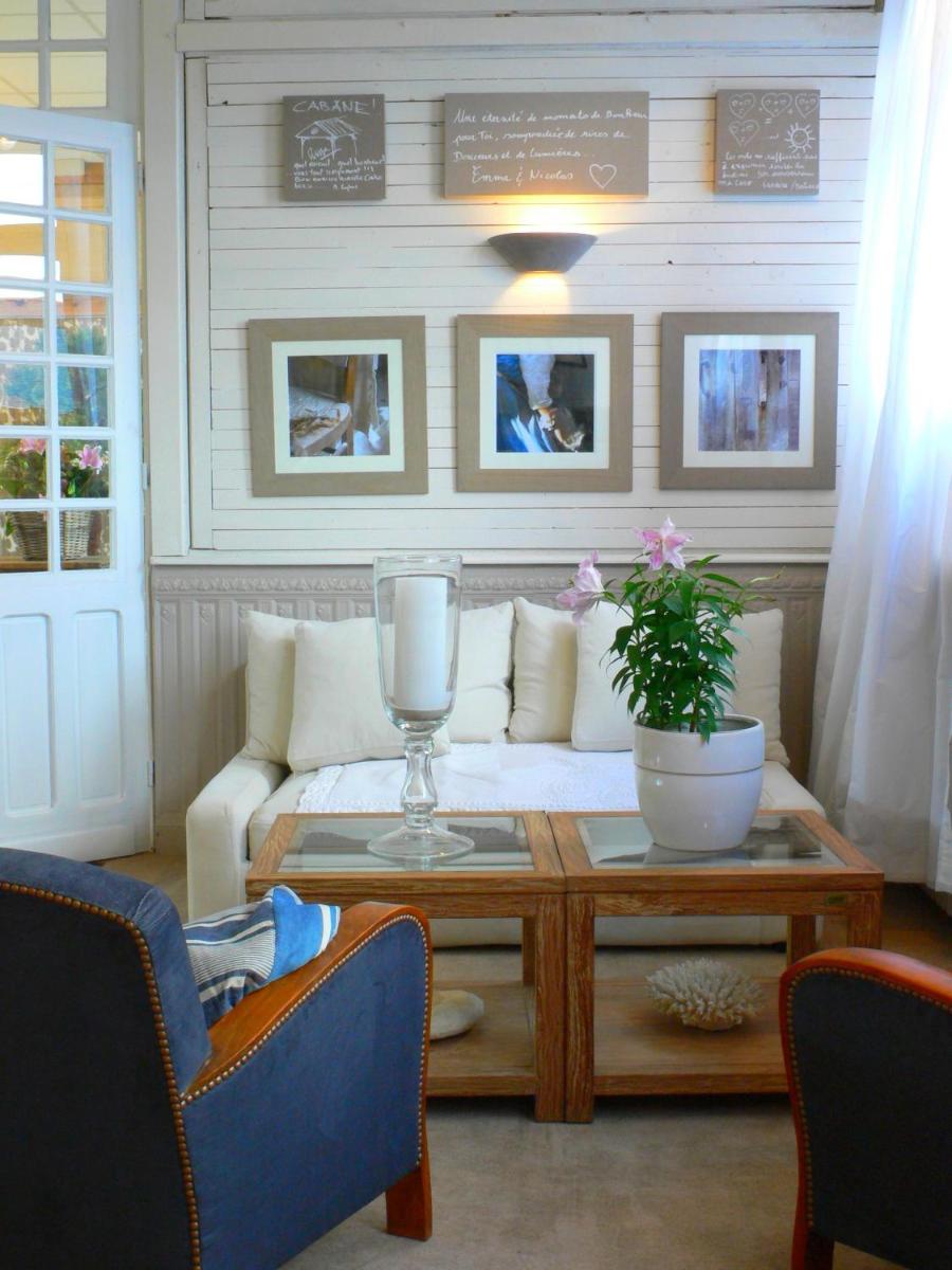 Coin salon dans l'établissement La Marine de Loire Hôtel & Spa