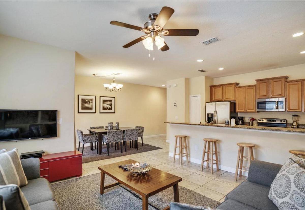 4-3 Paradise Palms Vacation Resort, Private Pool, Near Famous Attractions!! - Housity