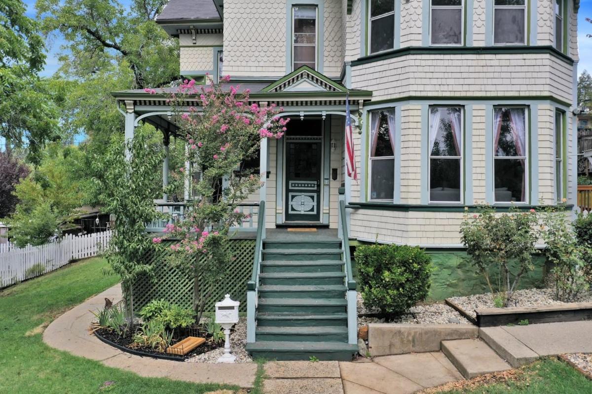 Golden Dreams Inn - Housity