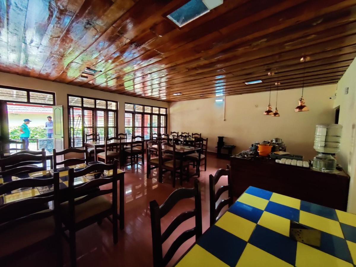 Hotel Samrat - Housity