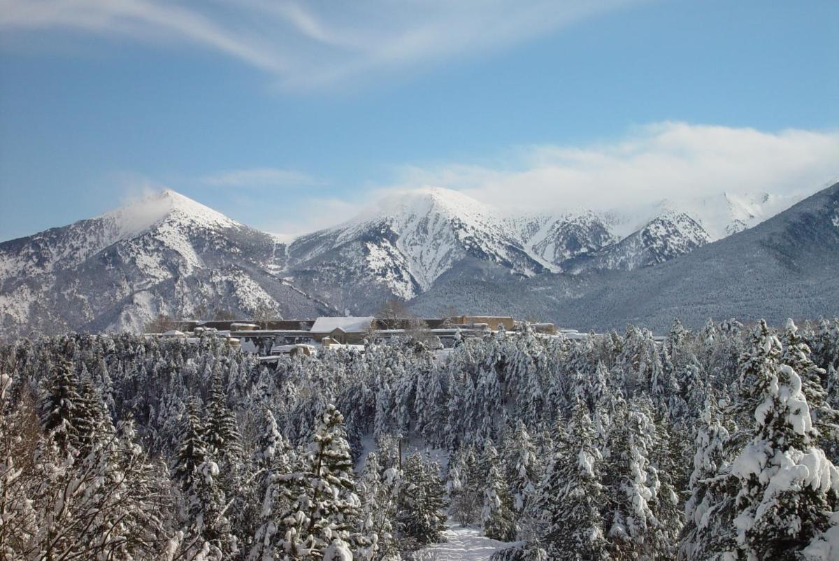 Vue générale sur la montagne ou vue sur la montagne depuis l'hôtel