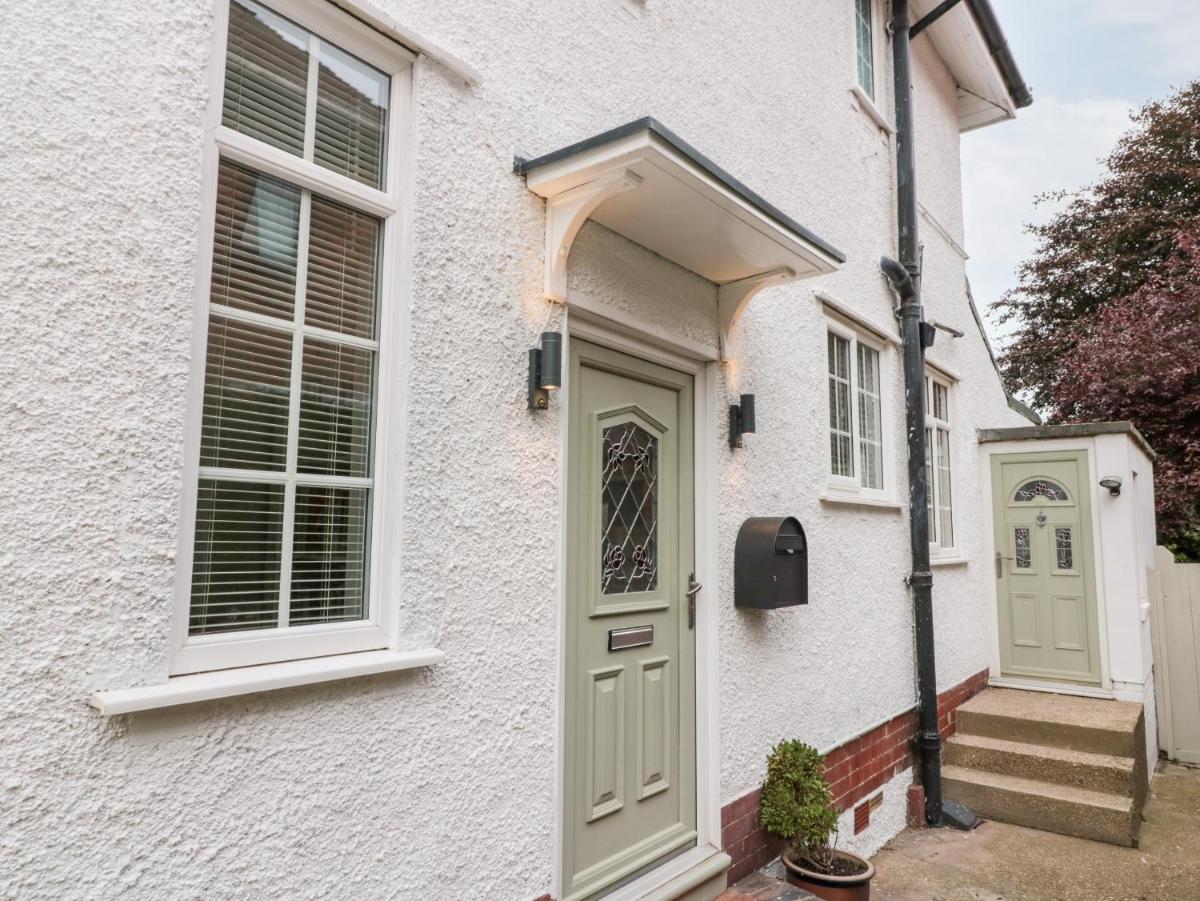 St Botolphs - Housity