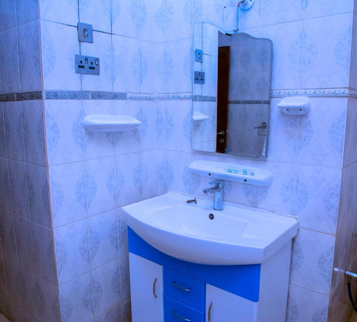 Iris Guest House - Housity