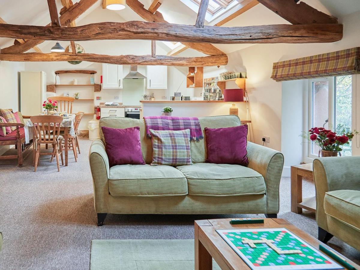 Toddles Barn - UK32749 - Housity