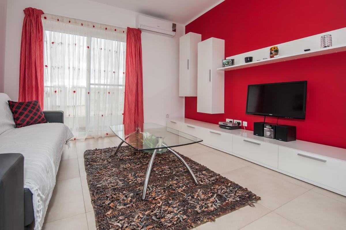 The Waves Apartment Marsaxlokk - Housity